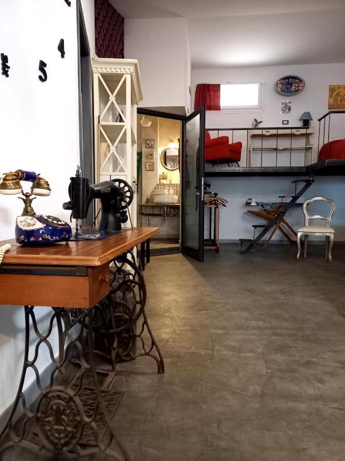 Art Deco City Center Near The Beach! Terracina Bagian luar foto