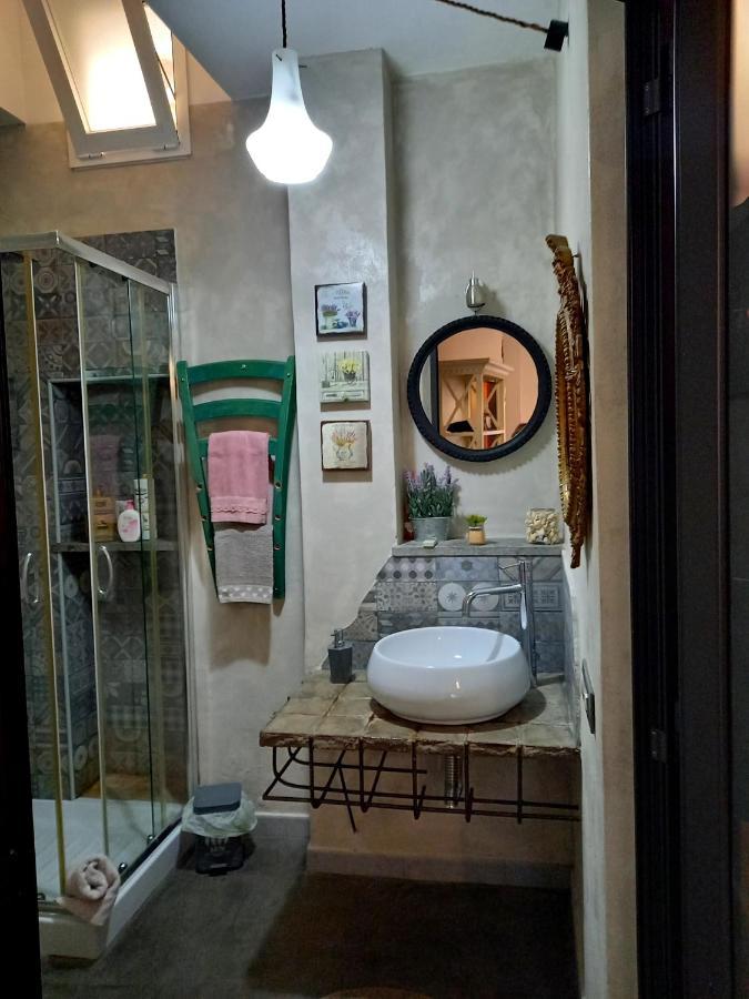 Art Deco City Center Near The Beach! Terracina Bagian luar foto