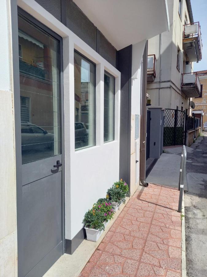 Art Deco City Center Near The Beach! Terracina Bagian luar foto